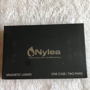 Magnetic Eyelashes